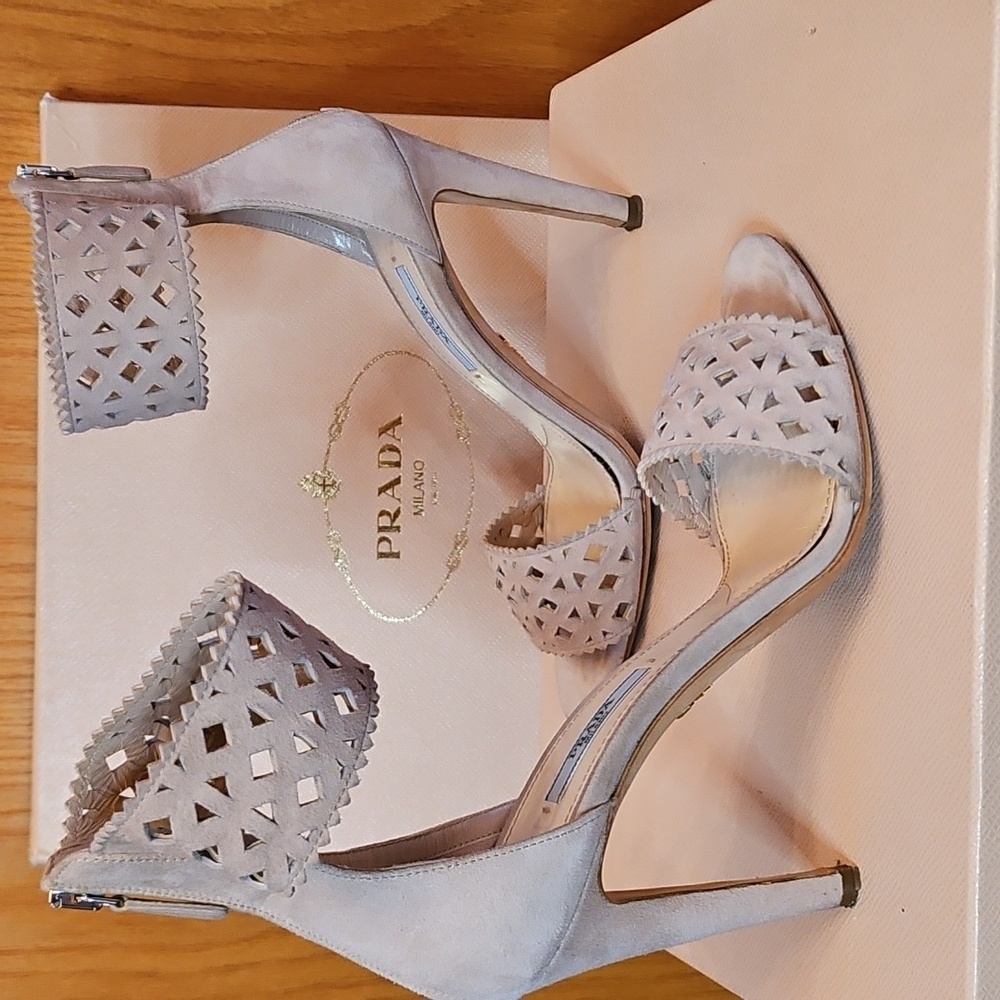 PRADA CALZATURE DONNA CAMOSCIO CIPRIA HIGH HEEL SANDALS IN SIZE 38. - Picture 11 of 13